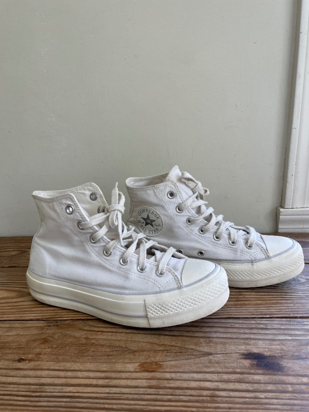Converse All Stars | White Platform High tops size 7.5